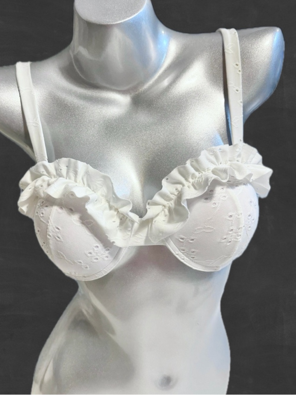 Eyelet lace ruffle bra bralette bikini top structured padded cup white small y2k